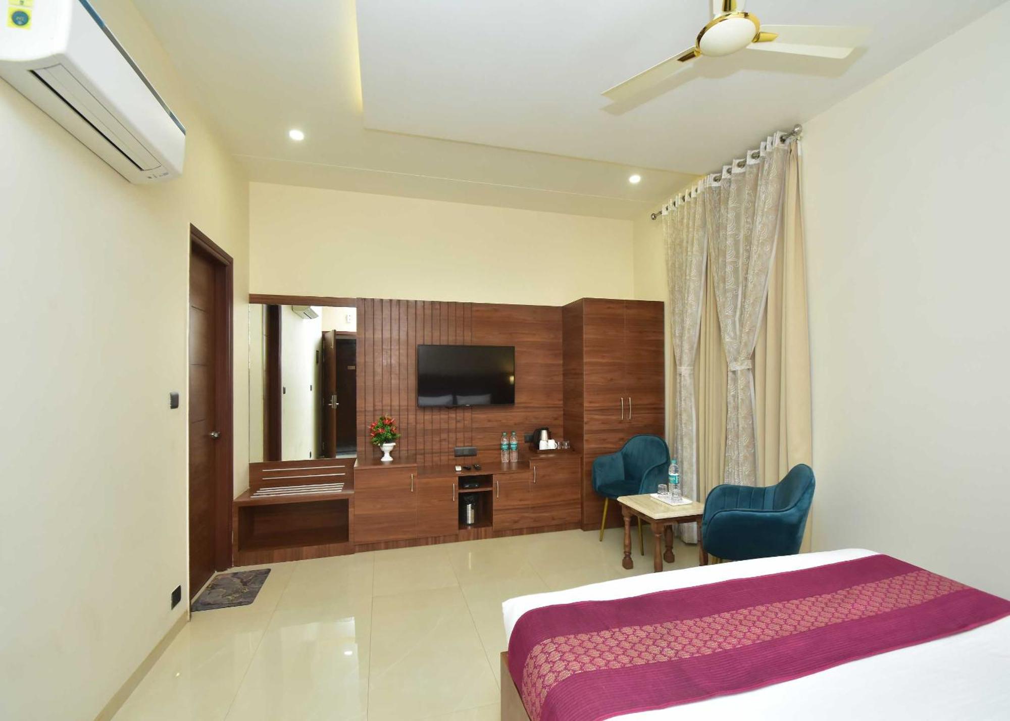 Hotel Shyamleela Khatu Ngoại thất bức ảnh