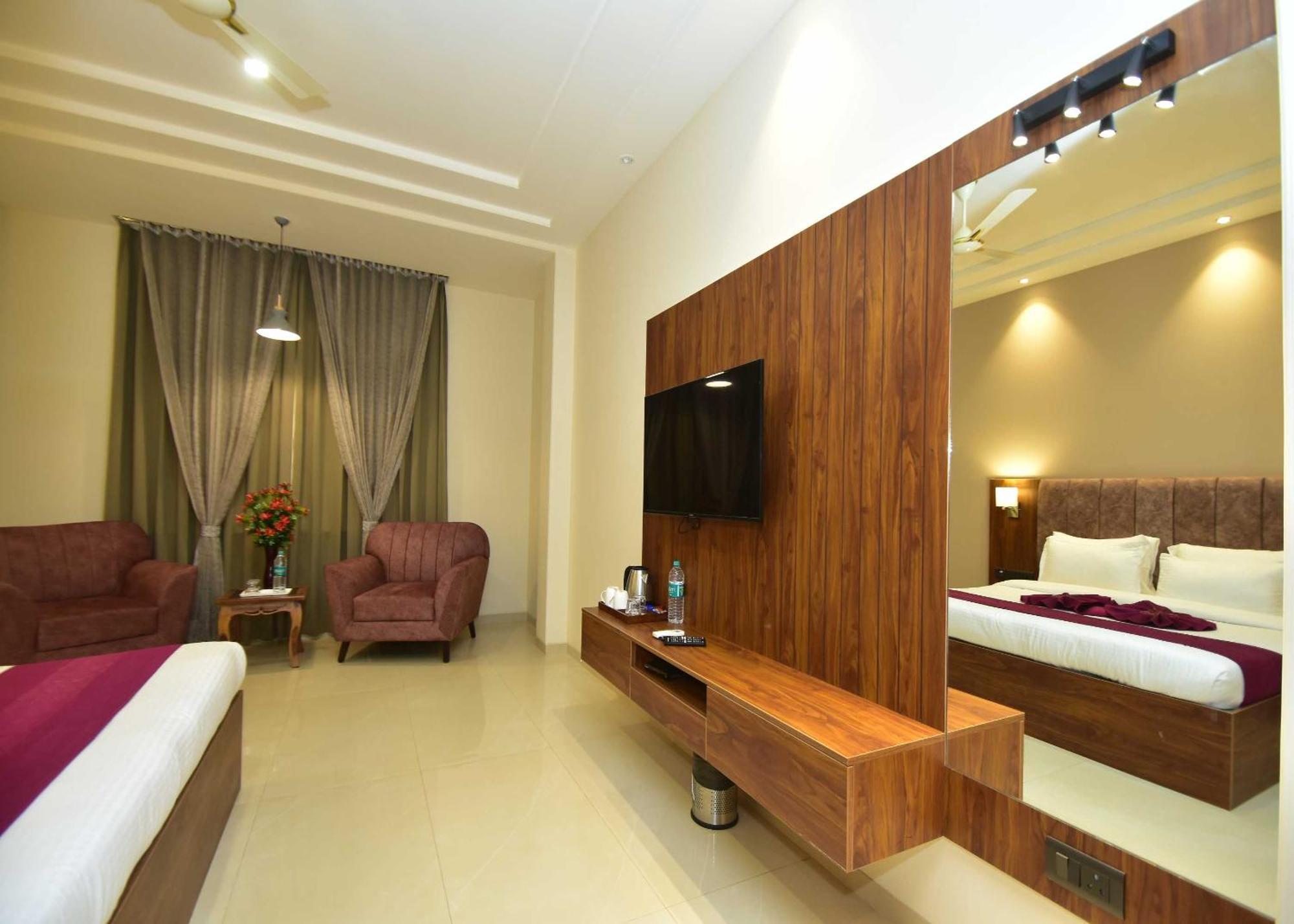 Hotel Shyamleela Khatu Ngoại thất bức ảnh