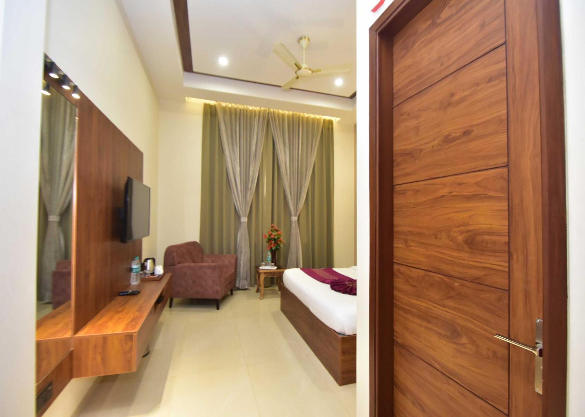Hotel Shyamleela Khatu Ngoại thất bức ảnh